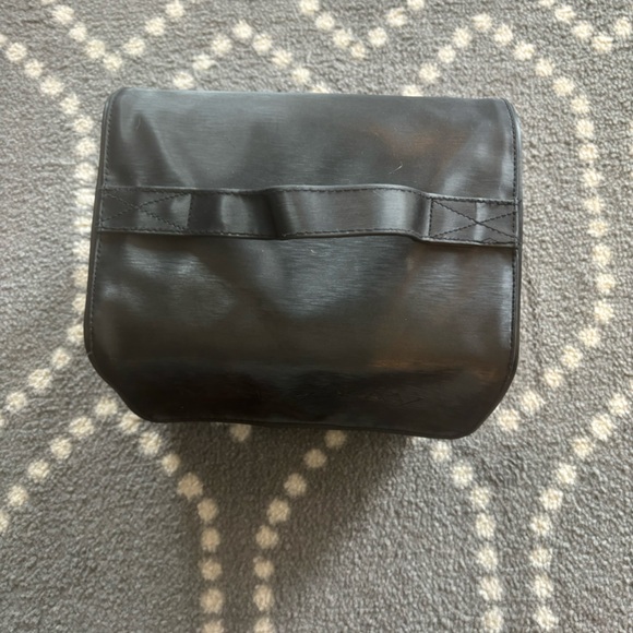 Mary Kay - Travel Roll-Up Cosmetic Bag - Picture 9 of 10